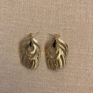 Kendra Scott earrings